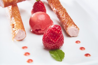 Les bricelets fourrés aux fraises et crème double