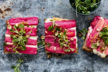 Crostinis à la rhubarbe