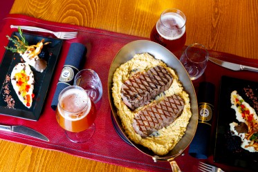 Entrecôte du Boulevard beurre Café de Paris, purée de panais parfumée à la truffe