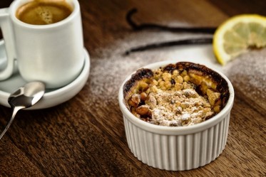 Crumble à la rhubarbe et à la vanille